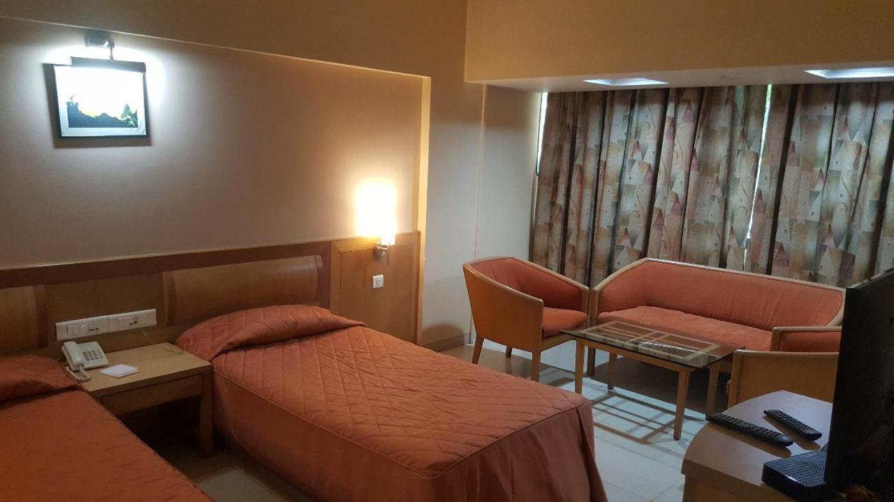 Hotel Ashirwad Pune Extérieur photo